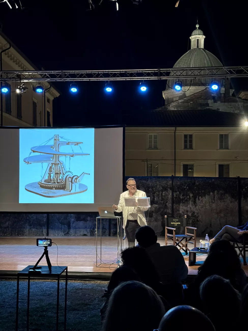 Pietro Marani presenta la sua conferenza su Leonardo Da Vinci per Pietrasanta Cult