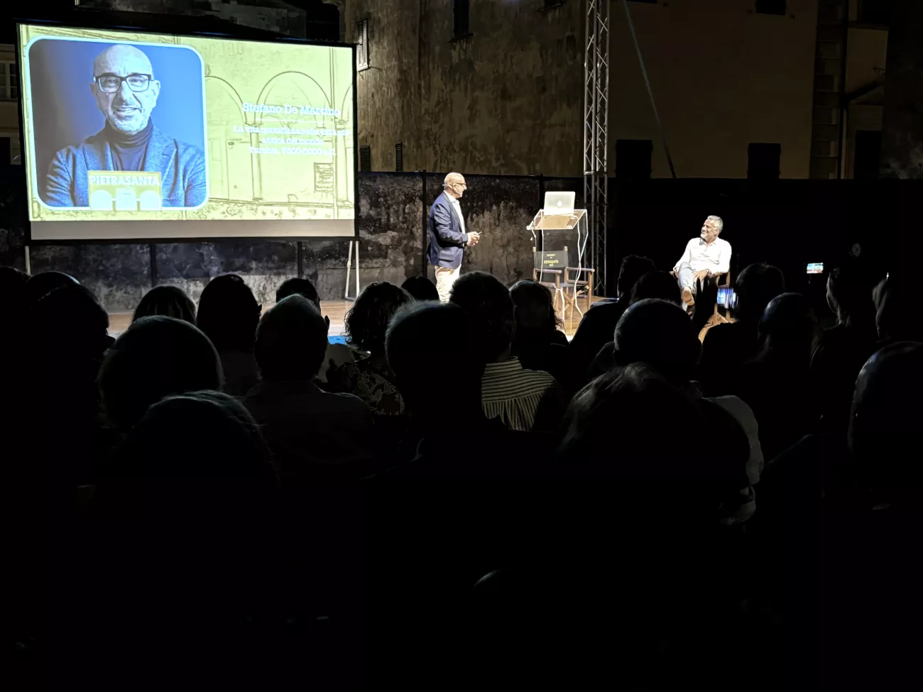 Stefano De Martino durante l'evento di Pietrasanta Cult