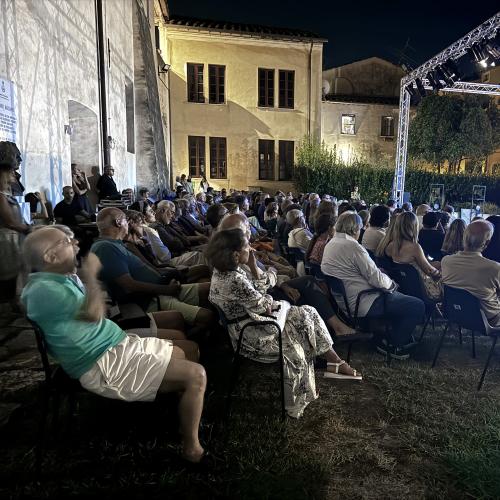 Pietro Marani presenta la sua conferenza su Leonardo Da Vinci per Pietrasanta Cult